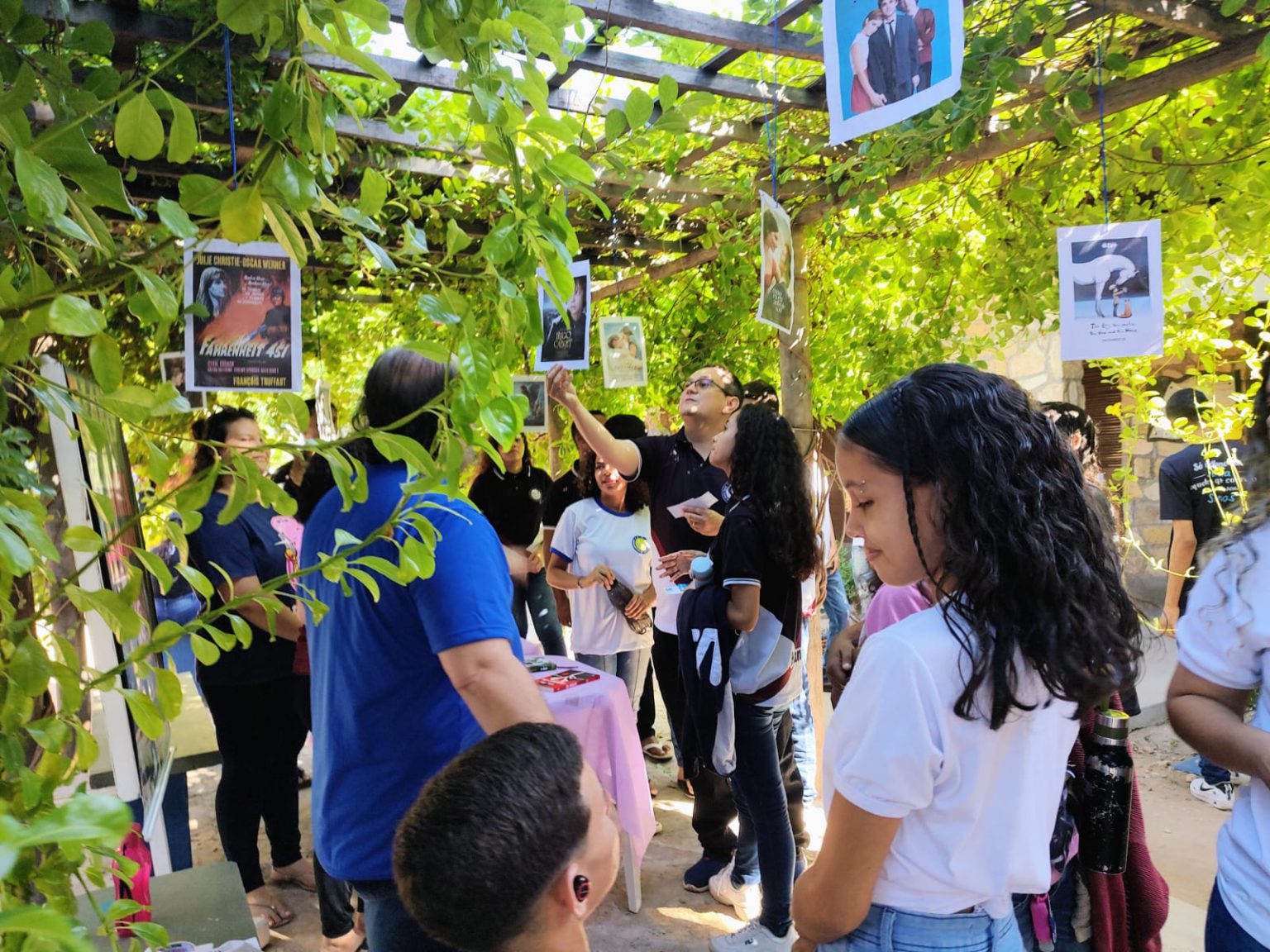 Uern Abre Inscri Es De Alunos Volunt Rios Para Feira De Profiss Es