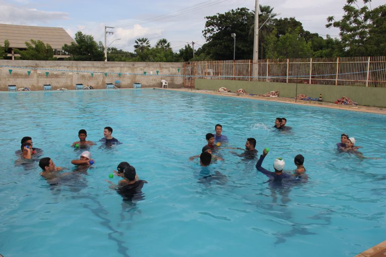 A piscina da Faculdade de Educação Física será um dos locais da Uern utilizados nas atividades